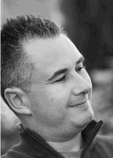 Simon Stewart